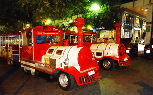 Athens - Dotto Train - Photo: ©Ian Boyle 13th September 2016 