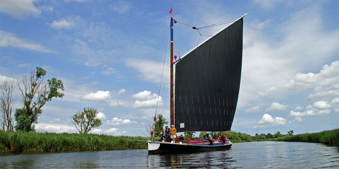 ALBION - Norfolk Wherry - Photo: ©2012 Ian Boyle - www.simplonpc.co.uk - Simplon Postcards