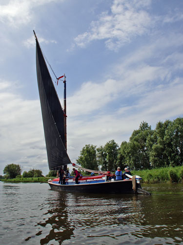 ALBION - Norfolk Wherry - Photo: ©2012 Ian Boyle - www.simplonpc.co.uk - Simplon Postcards