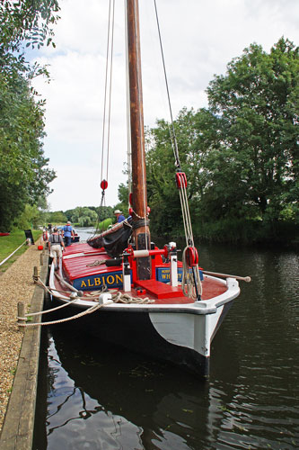 ALBION - Norfolk Wherry - Photo: ©2012 Ian Boyle - www.simplonpc.co.uk - Simplon Postcards