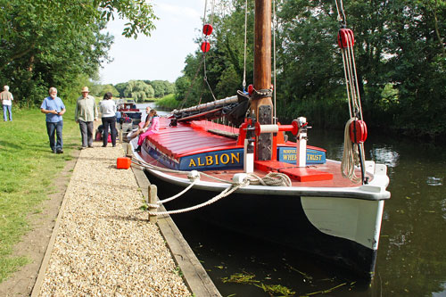 ALBION - Norfolk Wherry - Photo: ©2012 Ian Boyle - www.simplonpc.co.uk - Simplon Postcards