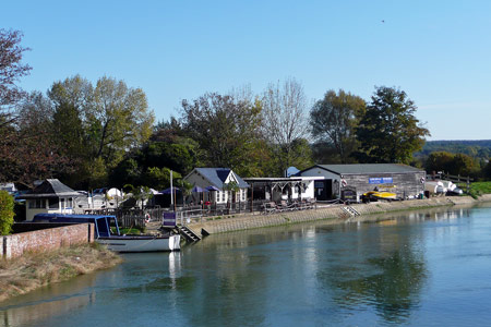 Arundel Boatyard & Tea Gardens - www.simplonpc.co.uk