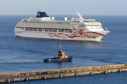 Azura Cruise - NORWEGIAN SUN at Barbados - Photo: © Ian Boyle, 23rd March 2014 - www.simplonpc.co.uk