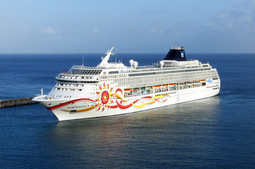 Azura Cruise - NORWEGIAN SUN at Barbados - Photo: © Ian Boyle, 23rd March 2014 - www.simplonpc.co.uk