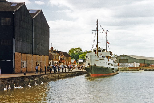 BALMORAL (1949) - Waverley Excursions - Photo: ©1995 Ian Boyle - www.simplonpc.co.uk