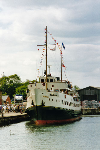 BALMORAL (1949) - Waverley Excursions - Photo: ©1995 Ian Boyle - www.simplonpc.co.uk