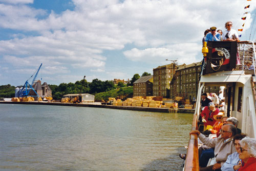 BALMORAL (1949) - Waverley Excursions - Photo: ©1995 Ian Boyle - www.simplonpc.co.uk