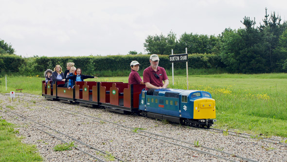 Barnards Miniature Railway - Photo: © Ian Boyle 29th May 2014 - www.simplonpc.co.uk