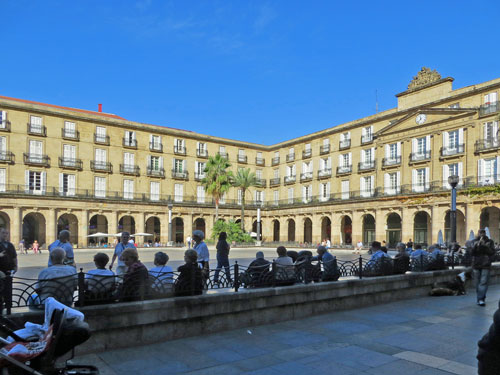 Bilbao - Plaza Nuevo - Photo: © Ian Boyle, 18th October 2013 - www.simplonpc.co.uk