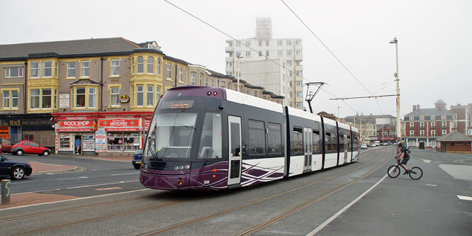 BLACKPOOL TRAMS 2012 - Photo: ©2012 Ian Boyle - www.simplompc.co.uk - Simplon Postcards