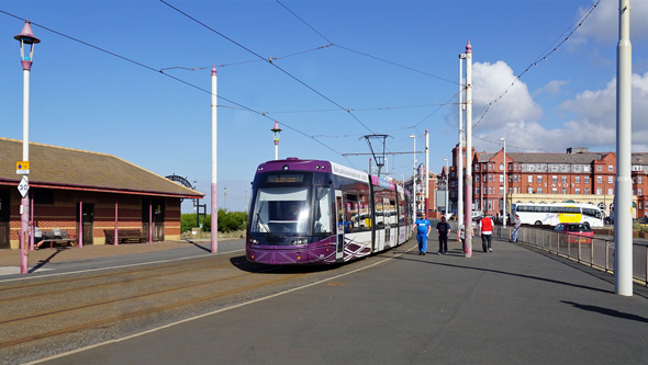 BLACKPOOL TRAMS - Photo: ©2015 Ian Boyle - www.simplompc.co.uk - Simplon Postcards