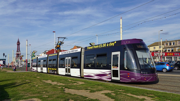 BLACKPOOL TRAMS - Photo: ©2015 Ian Boyle - www.simplompc.co.uk - Simplon Postcards