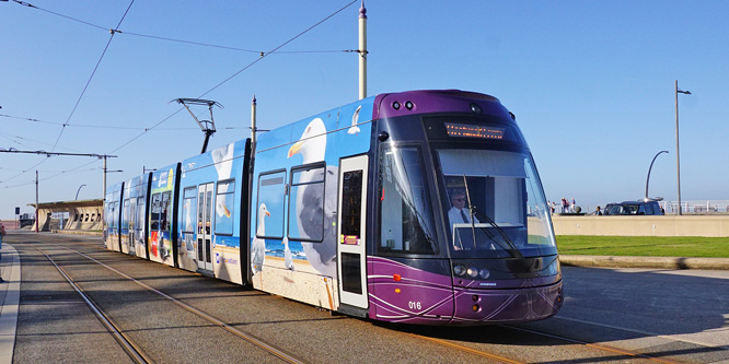 BLACKPOOL TRAMS - Photo: ©2015 Ian Boyle - www.simplompc.co.uk - Simplon Postcards