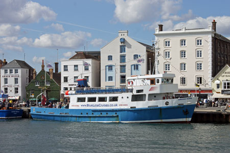 JURASSIC SCENE - Blue Line Cruises - Photo:  Ian Boyle, 5th August 2010 - www.simplonpc.co.uk