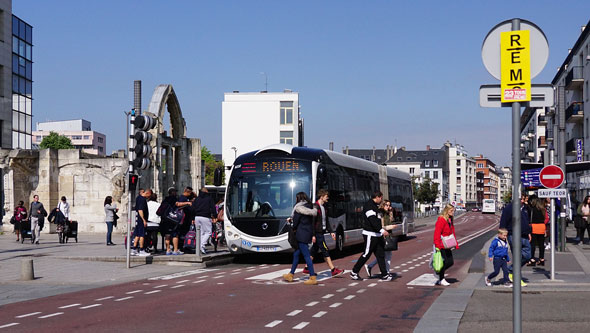 Rouen Bus - Photo: ©Ian Boyle 28th April 2017 