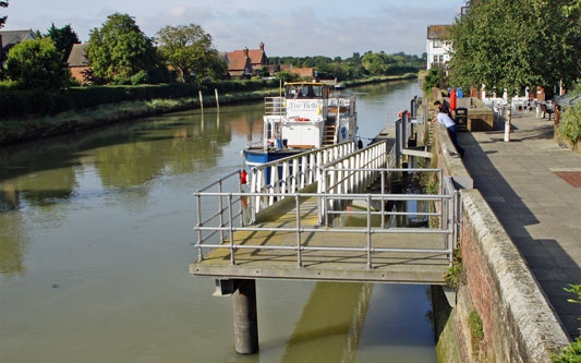 THE BELLE at Arundel -  Photo: ©Ian Boyle 2013 - www.simplonpc.co.uk