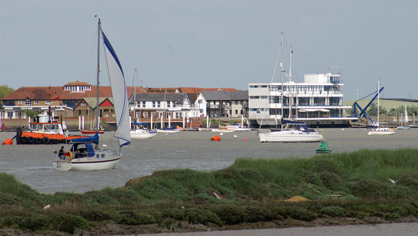 Burnham-on-Crouch - Photo:  Ian Boyle, 28th May 2006 - www.simplonpc.co.uk