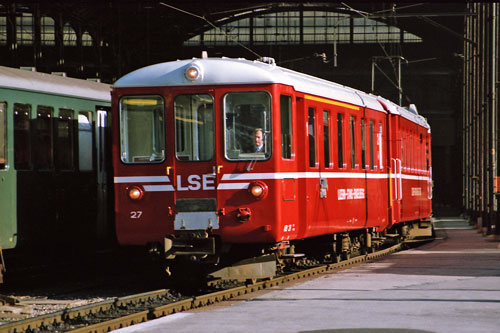 Luzern–Stans–Engelberg Bahn - Photo: ©1985 Ian Boyle - www.simplonpc.co.uk - Simplon Postcards