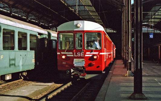 Luzern–Stans–Engelberg Bahn - Photo: ©1985 Ian Boyle - www.simplonpc.co.uk - Simplon Postcards