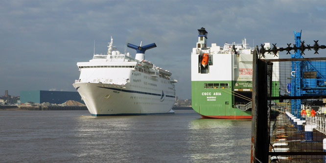 CMV MAGELLAN - Photo:  Ian Boyle, 11th march 2015 - www.simplonpc.co.uk