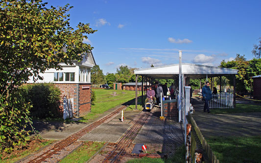 Canvey Miniature Railway - www.simplonpc.co.uk