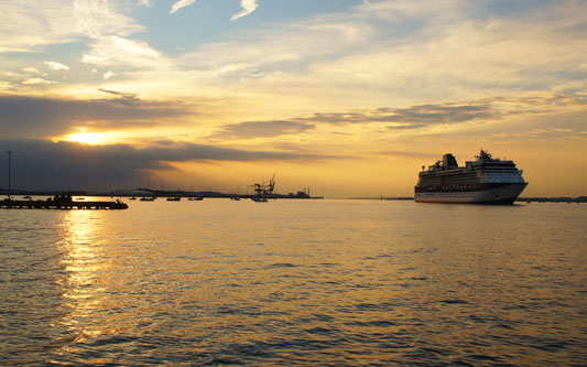 CELEBRITY INFINITY - Photo: © Andrew Cooke, 12th October 2013 - www.simplonpc.co.uk