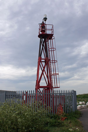 COLDHARBOUR POINT LIGHT - www.simplonpc.co.uk - Photo: © Ian Boyle, 7th May 2011