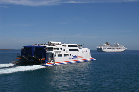 Condor Express at St Peter Port - Photo: © Ian Boyle, 2nd June 2007 - www.simplonpc.co.uk