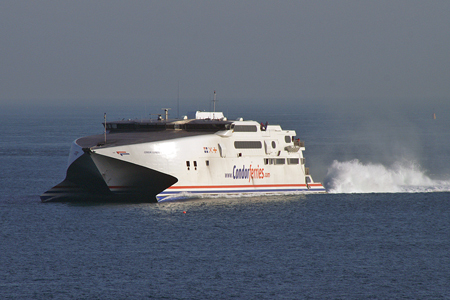 Condor Express at St Peter Port - Photo: © Ian Boyle, 30th August 2008 - www.simplonpc.co.uk