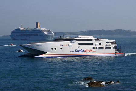 Condor Express at St Peter Port - Photo: © Ian Boyle, 30th August 2008 - www.simplonpc.co.uk