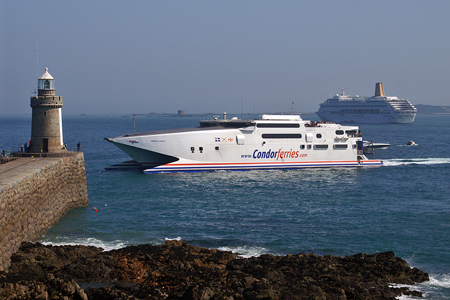 Condor Express at St Peter Port - Photo: © Ian Boyle, 30th August 2008 - www.simplonpc.co.uk