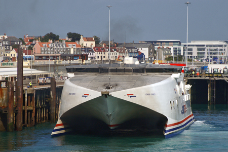 Condor Express at St Peter Port - Photo: © Ian Boyle, 30th August 2008 - www.simplonpc.co.uk