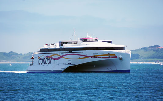 CONDOR LIBERATION at St Peter Port - Photo: © Ian Boyle, 24th May 2015 - www.simplonpc.co.uk