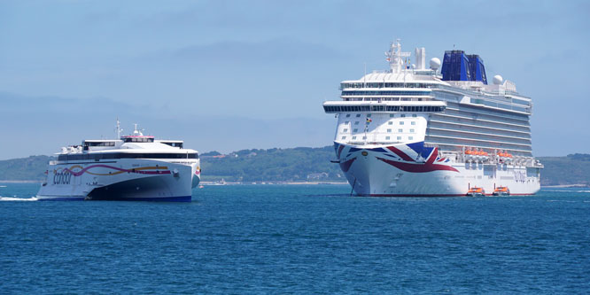 CONDOR LIBERATION & P&O's BRITANNIA at St Peter Port - Photo: © Ian Boyle, 24th May 2015 - www.simplonpc.co.uk