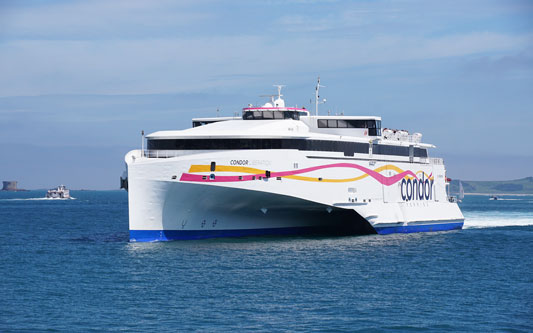 CONDOR LIBERATION & P&O's BRITANNIA at St Peter Port - Photo: © Ian Boyle, 24th May 2015 - www.simplonpc.co.uk