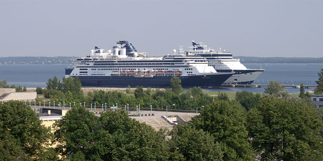 CELEBRITY CONSTELLATION - Photo: 2007 Ian Boyle - www.simplonpc.co.uk