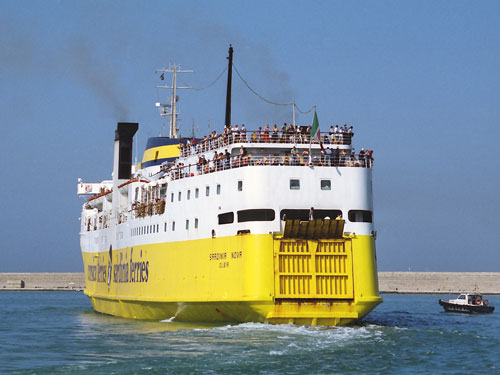 SARDINIA NOVA -  Photo:   Ian Boyle, Livorno, July 2000 - www.simplonpc.co.uk