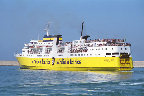 SARDINIA NOVA -  Photo:   Ian Boyle, Livorno, July 2000 - www.simplonpc.co.uk