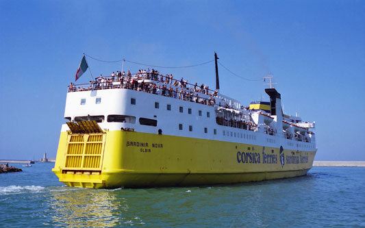 SARDINIA NOVA -  Photo:   Ian Boyle, Livorno, July 2000 - www.simplonpc.co.uk