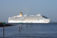 COSTA DELIZIOSA passing Felixstowe - Photo:  Ian Boyle, 4th June 2010 - www.simplonpc.co.uk