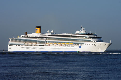 COSTA DELIZIOSA passing Felixstowe - Photo: © Ian Boyle, 4th June 2010 - www.simplonpc.co.uk