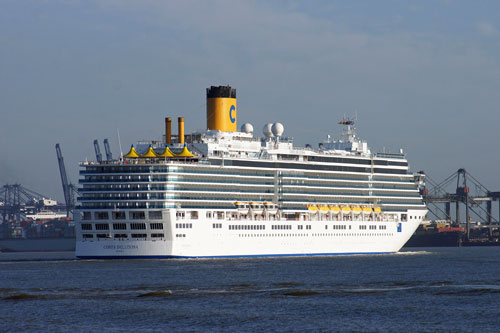 COSTA DELIZIOSA passing Felixstowe - Photo: © Ian Boyle, 4th June 2010 - www.simplonpc.co.uk