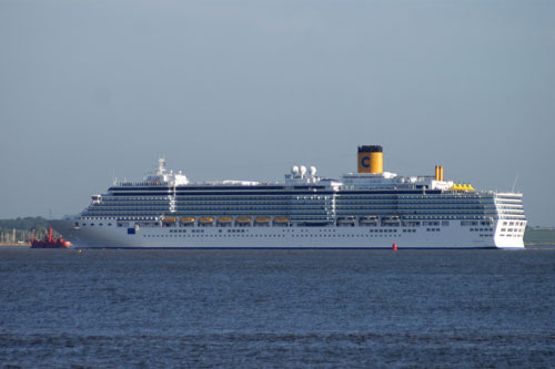 COSTA DELIZIOSA passing Felixstowe - Photo: © Ian Boyle, 4th June 2010 - www.simplonpc.co.uk