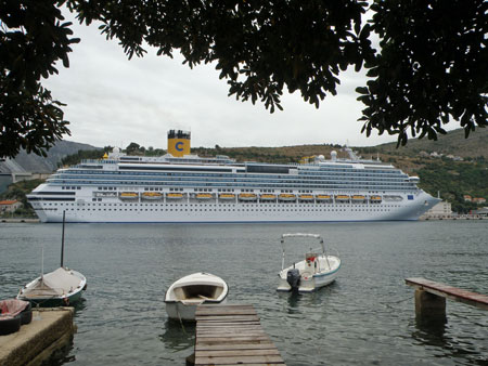 COSTA FAVOLOSA at Dubrovnik - Photo: Neven Jerjovic, 5th July 2011 - www.simplonpc.co.uk