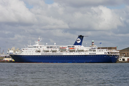 Ocean Countess at Tilbury - Photo:  Ian Boyle, 15th April 2010