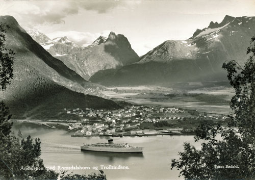 Cunard CARONIA of 1948 - www.simplonpc.co.uk