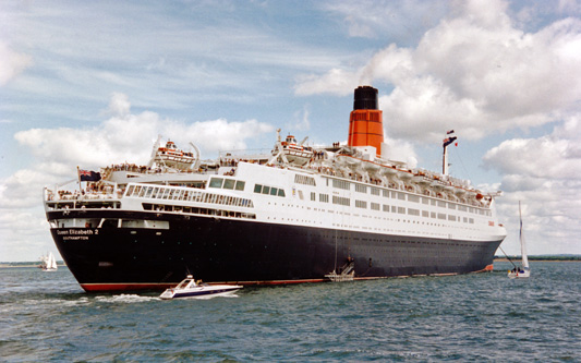 QUEEN ELIZABETH 2 - D-Day 50th - Photo: ©1994 Ian Boyle - www.simplonpc.co.uk