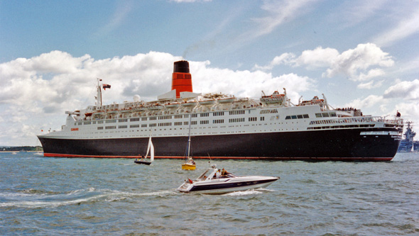 QUEEN ELIZABETH 2 - D-Day 50th - Photo: ©1994 Ian Boyle - www.simplonpc.co.uk