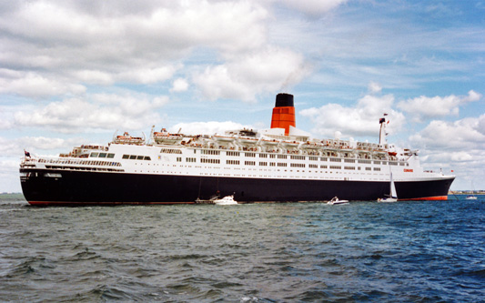 QUEEN ELIZABETH 2 - D-Day 50th - Photo: ©1994 Ian Boyle - www.simplonpc.co.uk