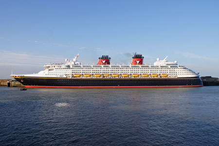 DISNEY MAGIC at Dover - Photo: © Ian Boyle, 12th June 2010 - www.simplonpc.co.uk